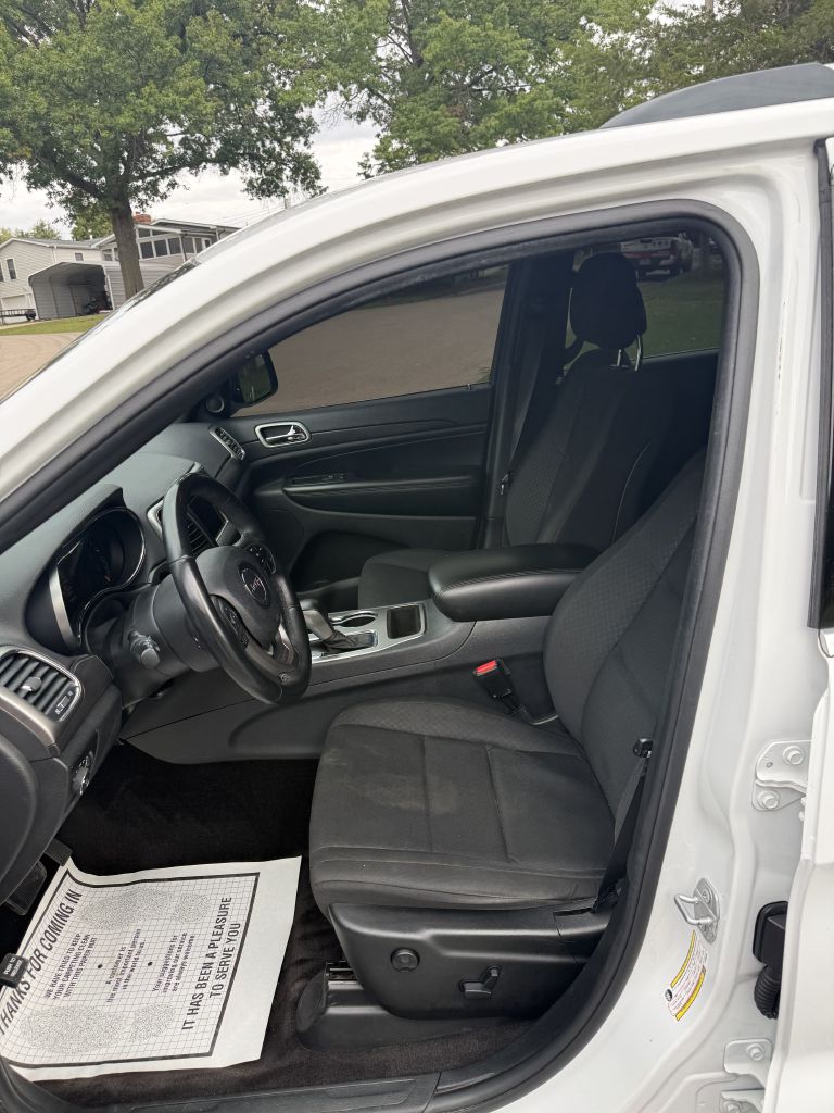 Photo 11 of this JEEP GRAND CHEROKEE
