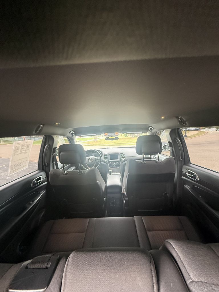Photo 15 of this JEEP GRAND CHEROKEE