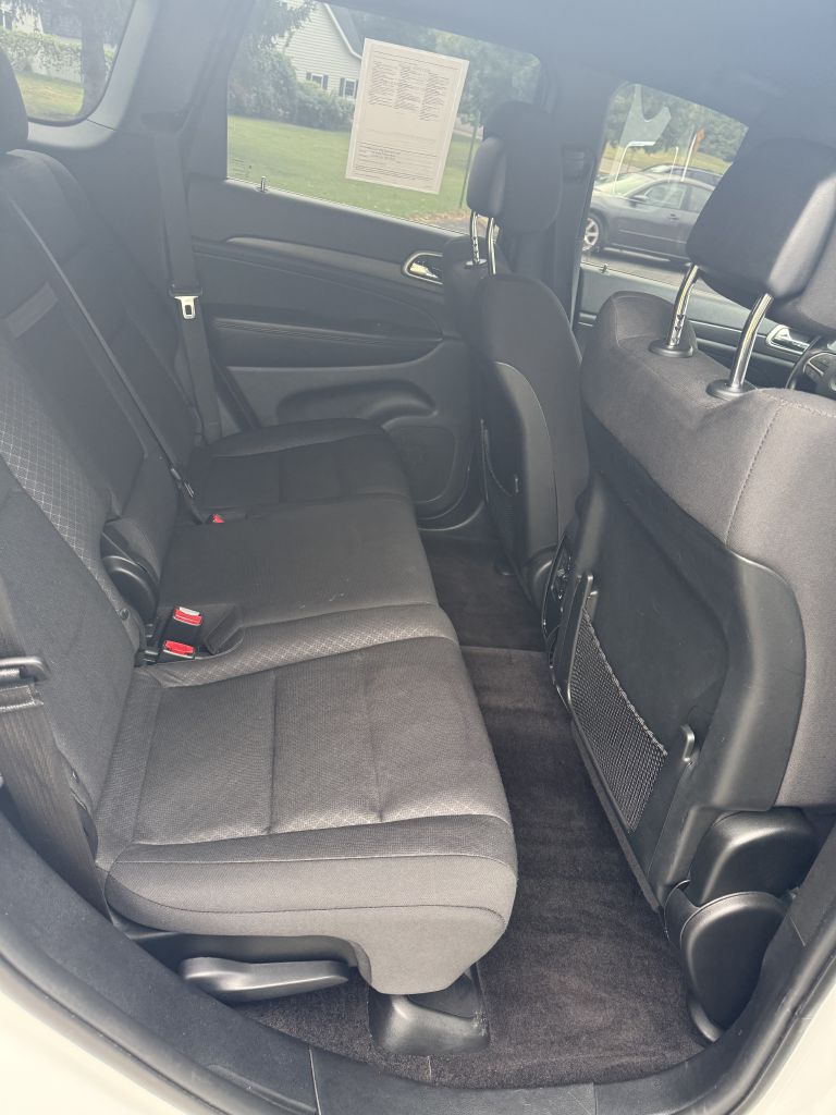Photo 17 of this JEEP GRAND CHEROKEE