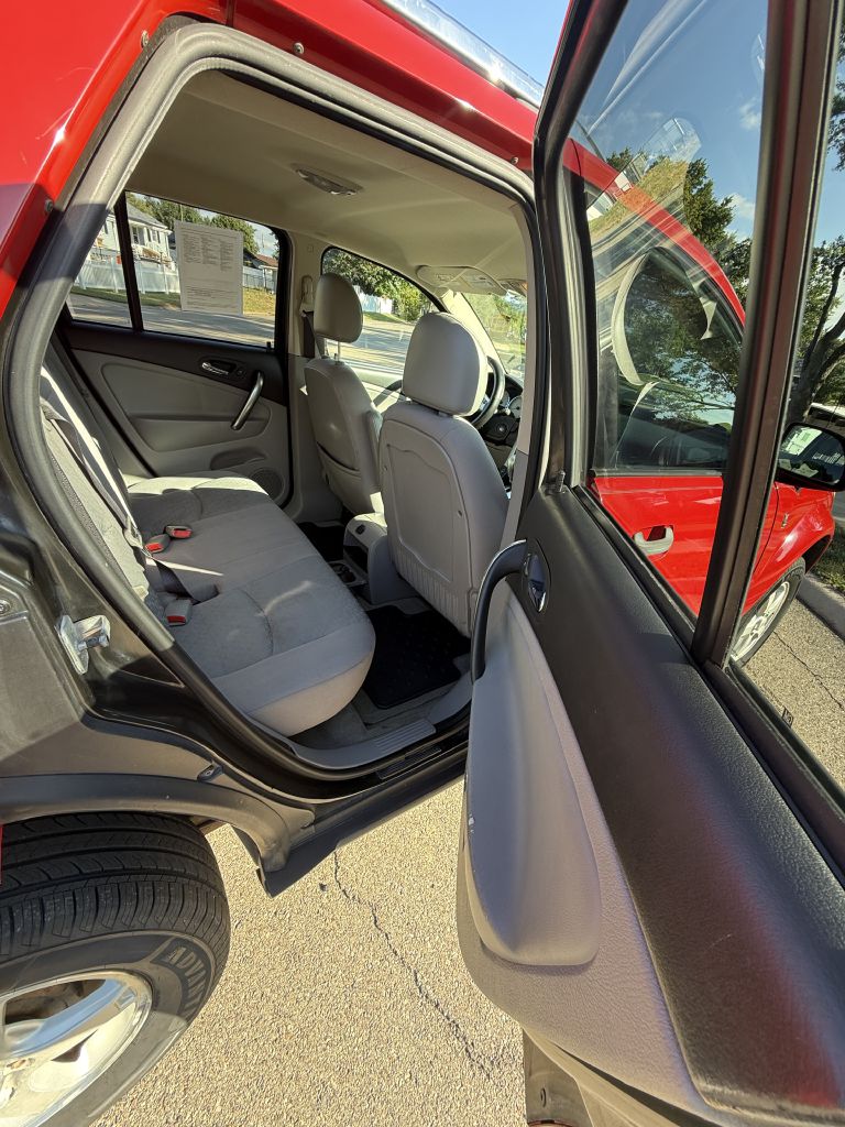 Photo 10 of this SATURN VUE
