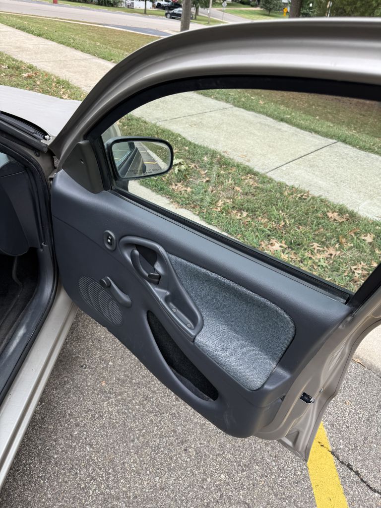 Photo 16 of this CHEVROLET CAVALIER