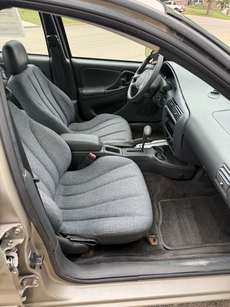 Photo 17 of this CHEVROLET CAVALIER
