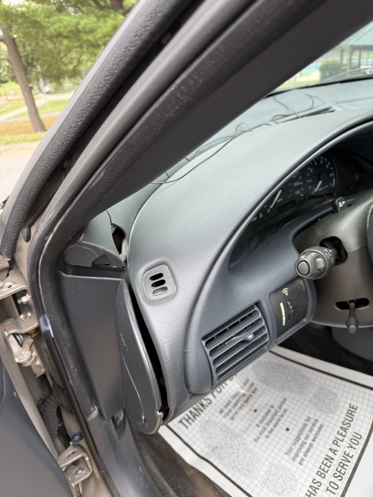 Photo 18 of this CHEVROLET CAVALIER