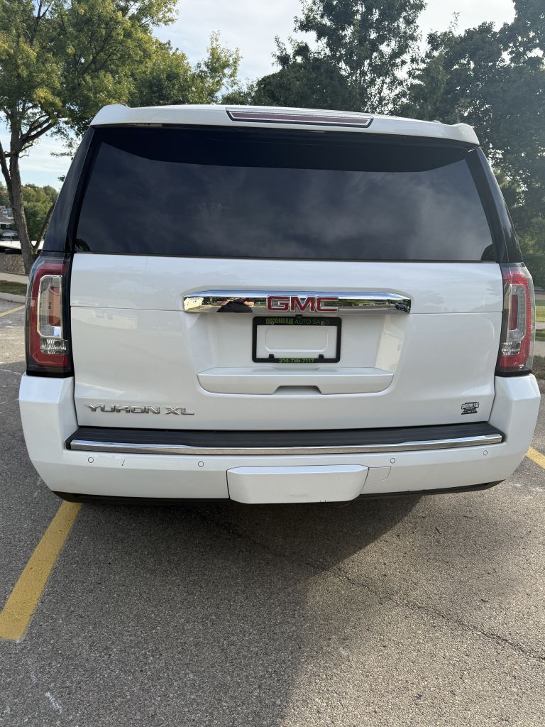Photo 4 of this GMC YUKON XL