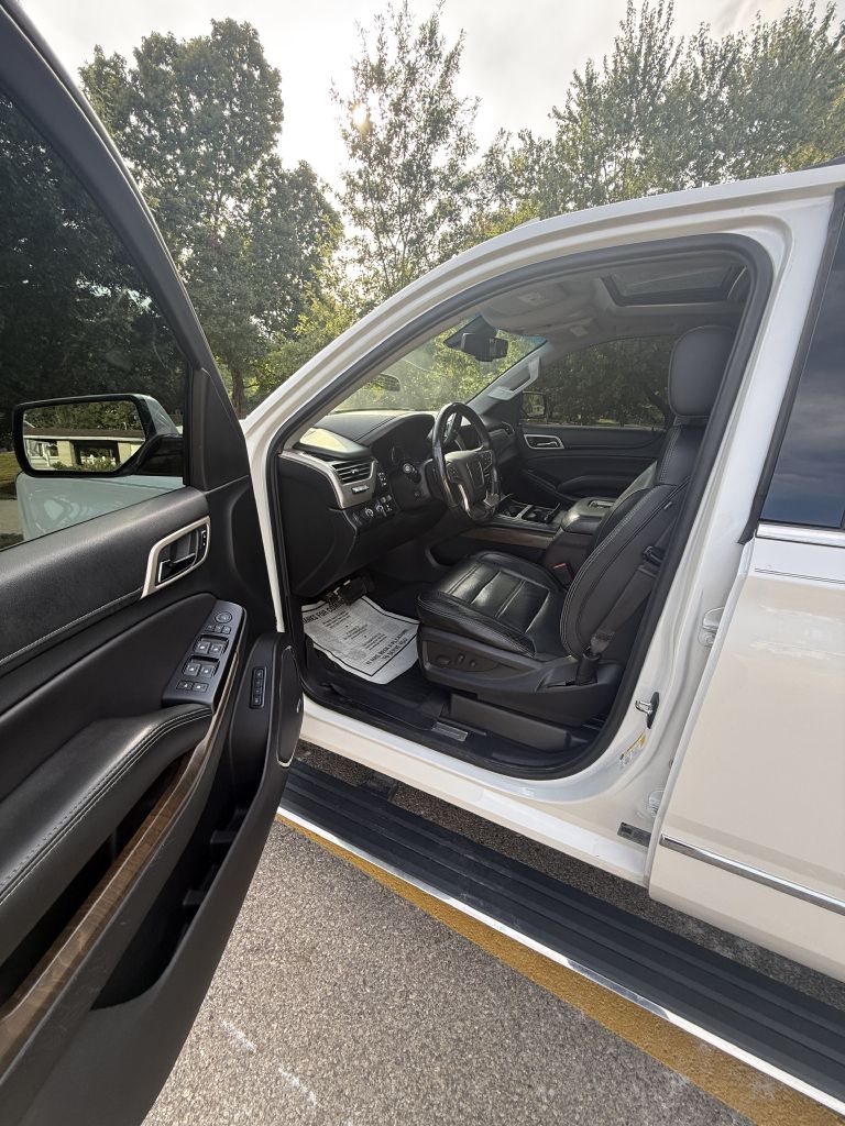 Photo 16 of this GMC YUKON XL
