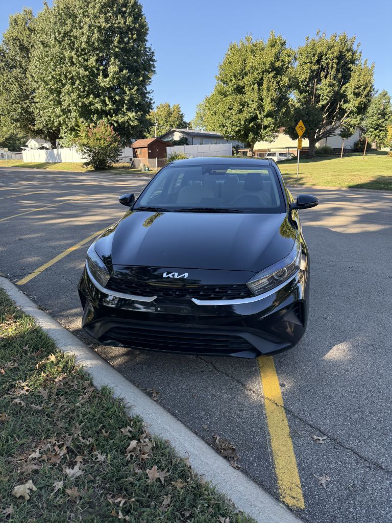 Photo 2 of this KIA FORTE