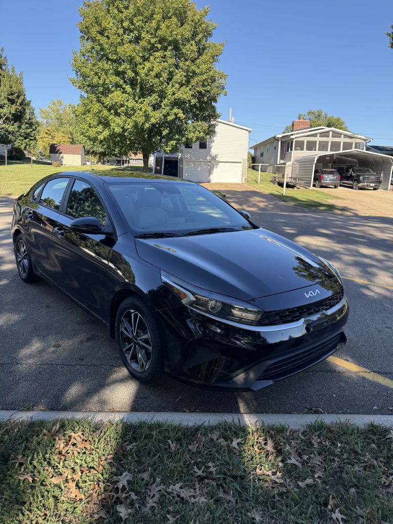Photo 3 of this KIA FORTE