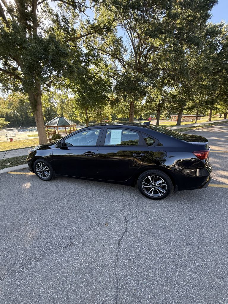 Photo 8 of this KIA FORTE