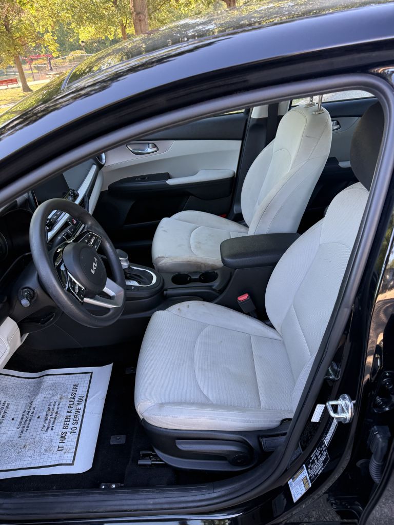 Photo 10 of this KIA FORTE