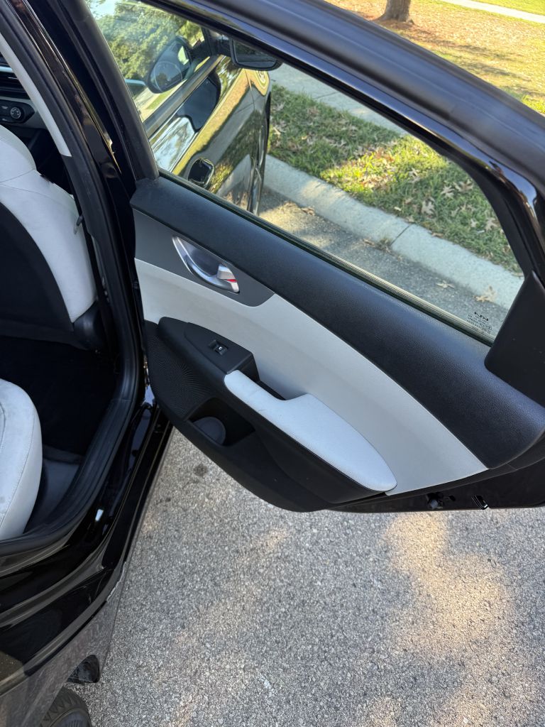 Photo 14 of this KIA FORTE
