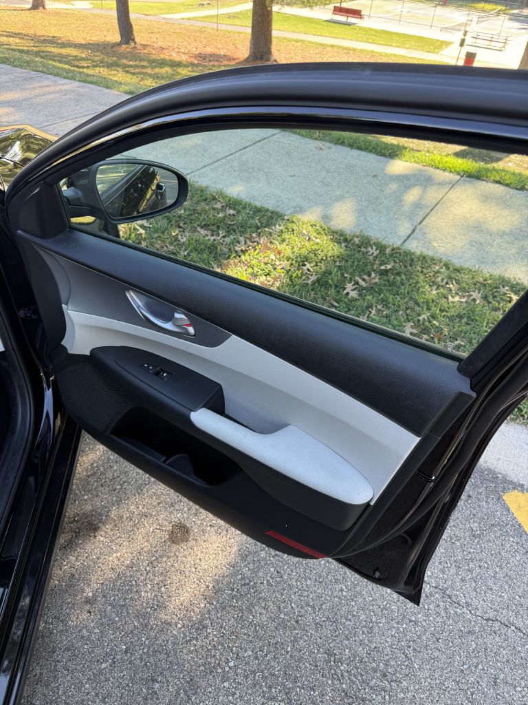 Photo 16 of this KIA FORTE
