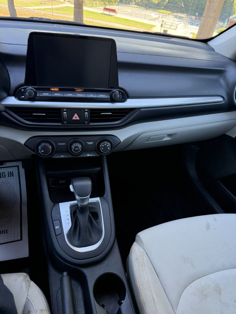 Photo 18 of this KIA FORTE