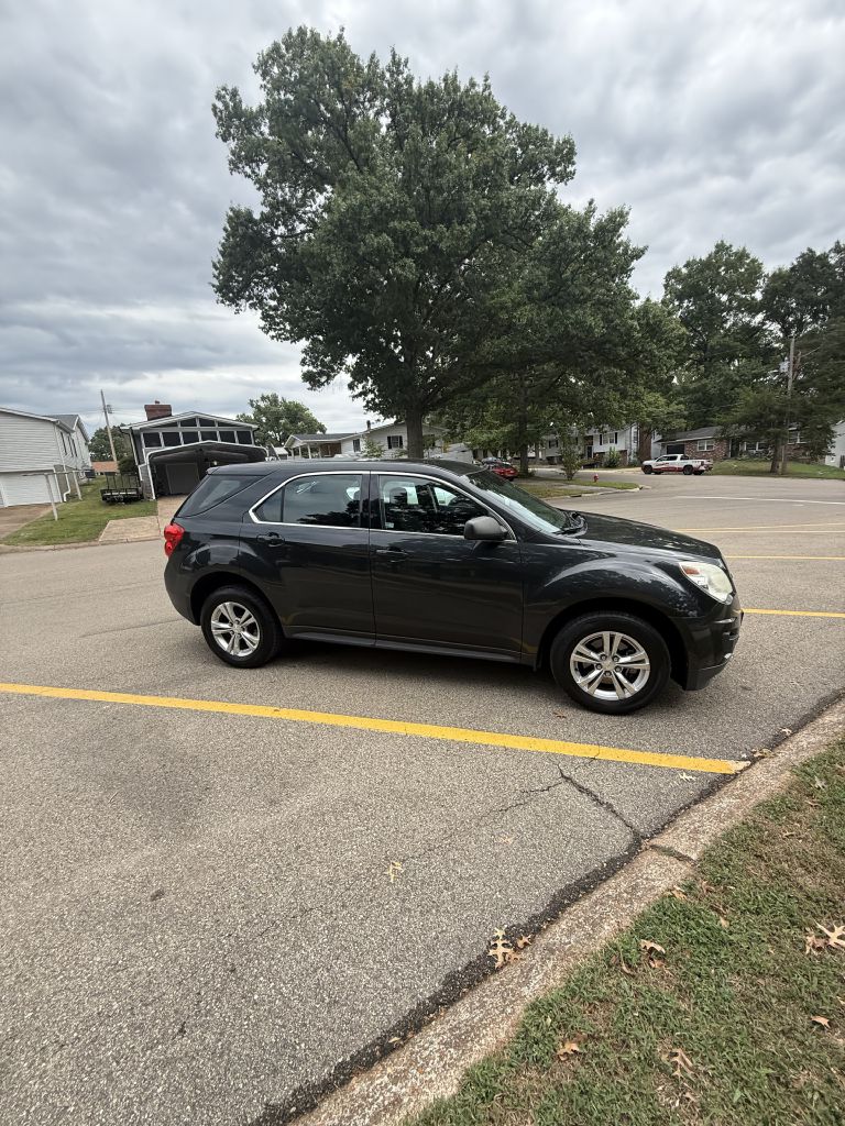 Photo 4 of this CHEVROLET EQUINOX
