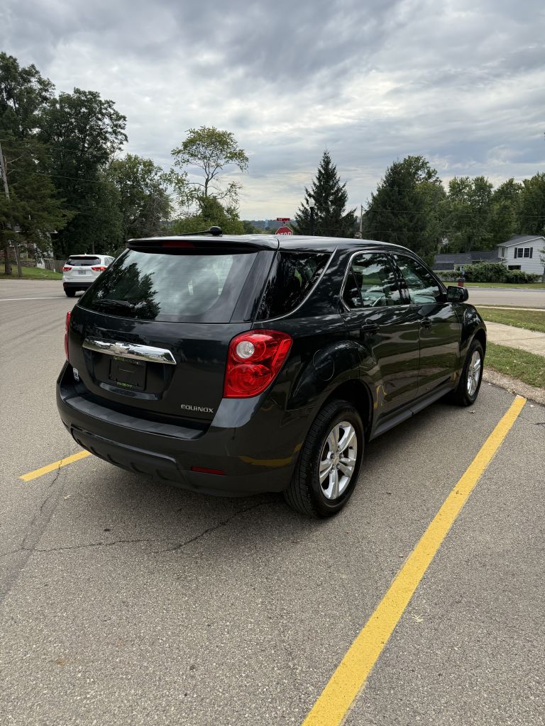 Photo 5 of this CHEVROLET EQUINOX