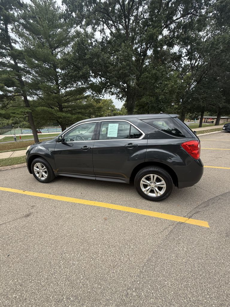 Photo 8 of this CHEVROLET EQUINOX
