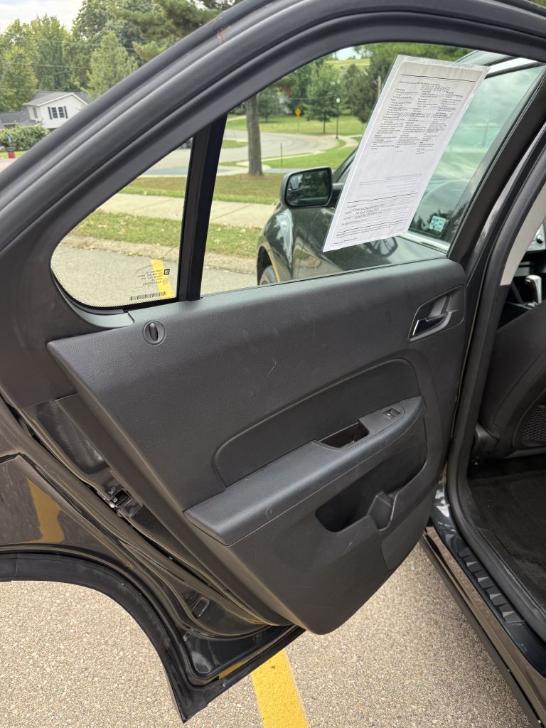 Photo 11 of this CHEVROLET EQUINOX