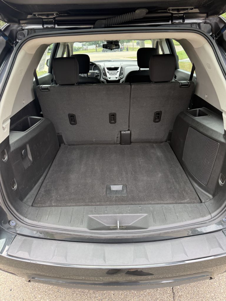 Photo 13 of this CHEVROLET EQUINOX