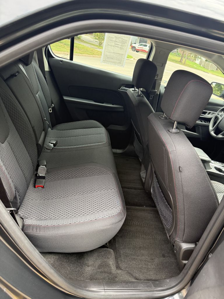 Photo 16 of this CHEVROLET EQUINOX