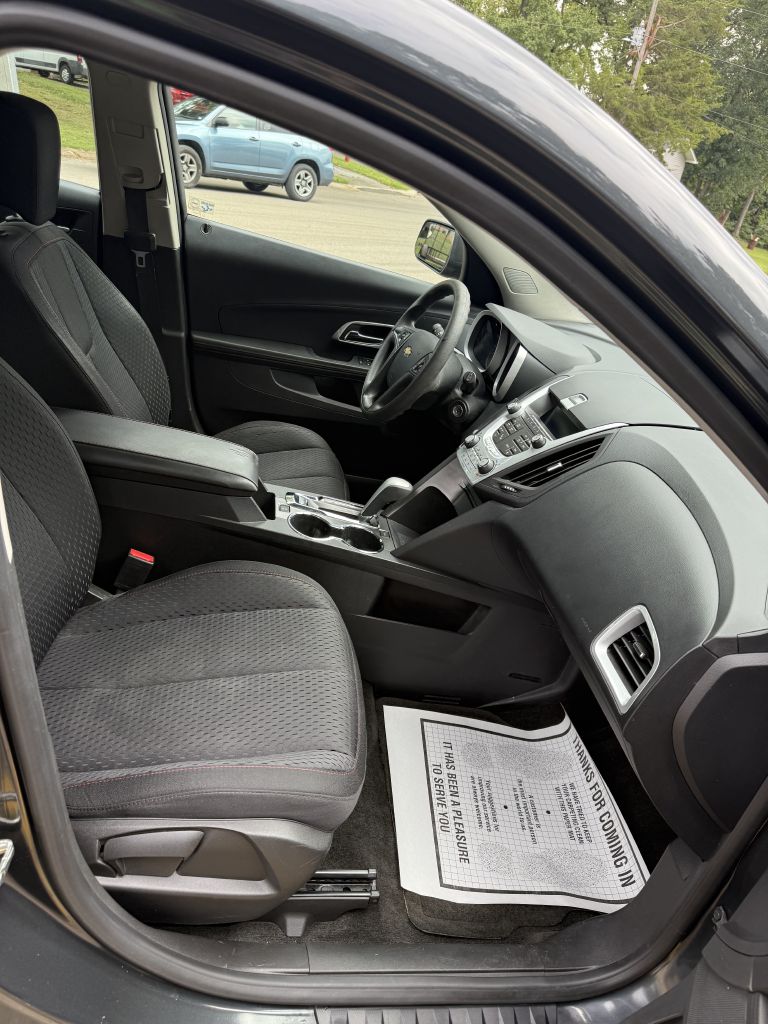 Photo 18 of this CHEVROLET EQUINOX