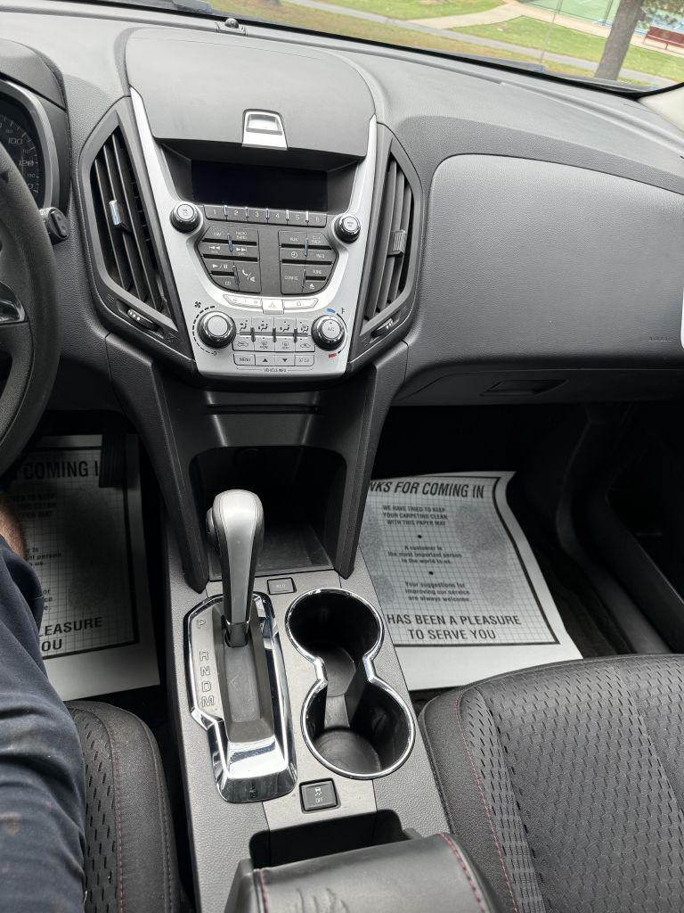 Photo 19 of this CHEVROLET EQUINOX