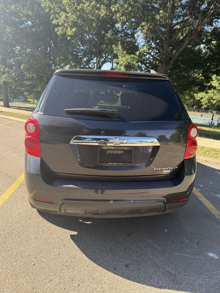 Photo 4 of this CHEVROLET EQUINOX