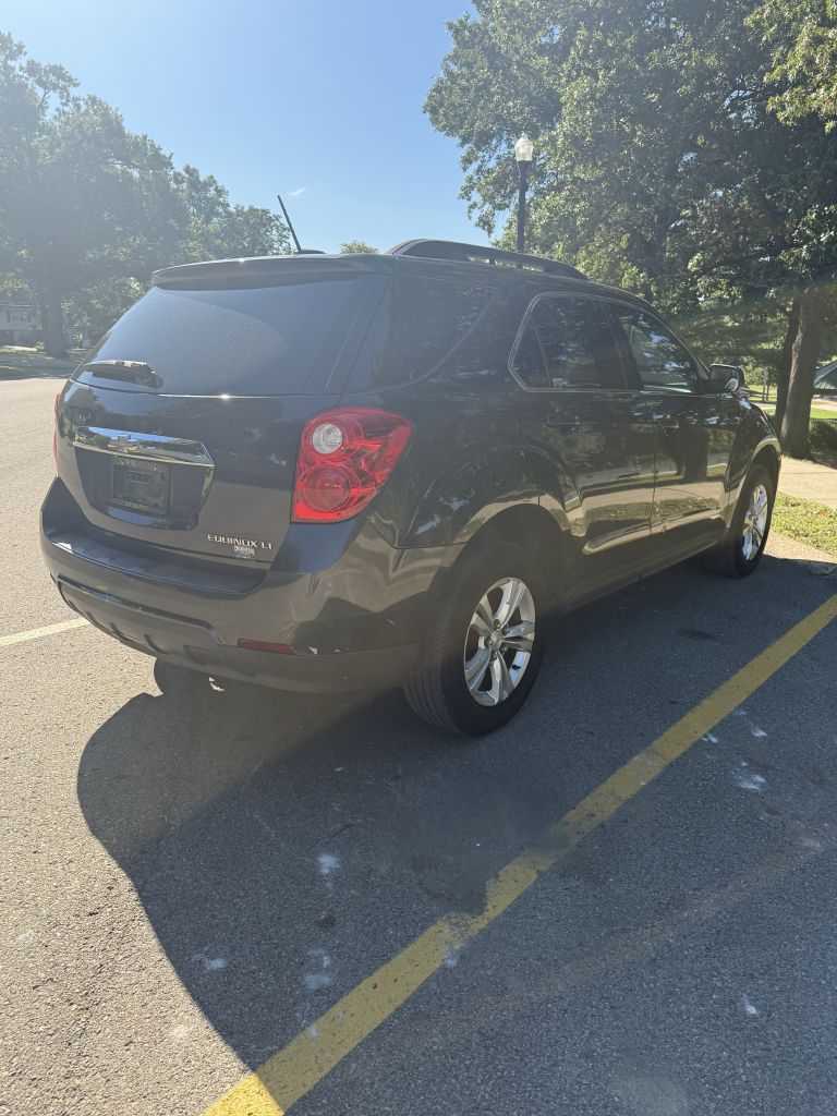 Photo 5 of this CHEVROLET EQUINOX