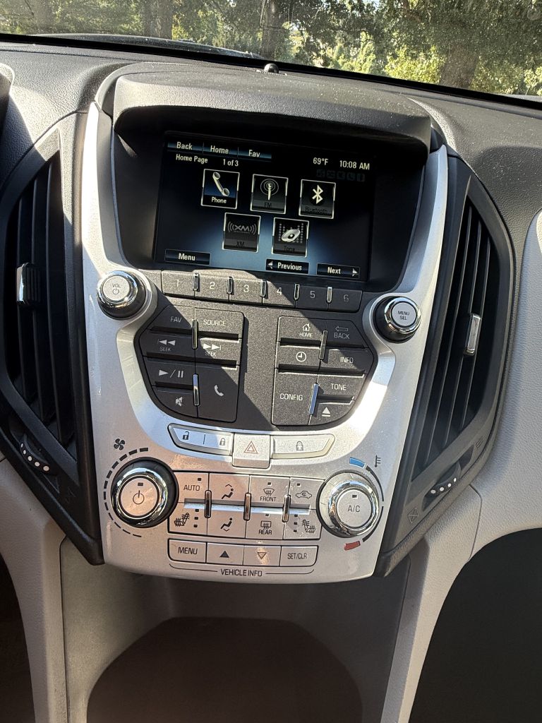 Photo 15 of this CHEVROLET EQUINOX