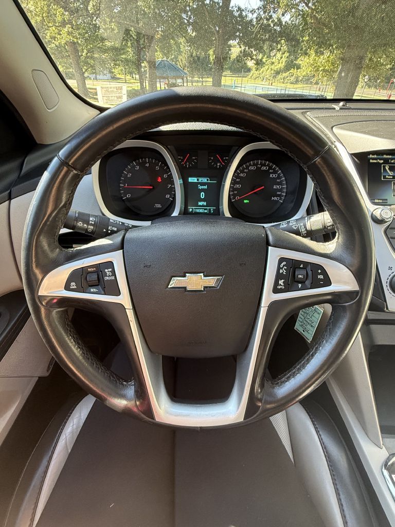 Photo 16 of this CHEVROLET EQUINOX