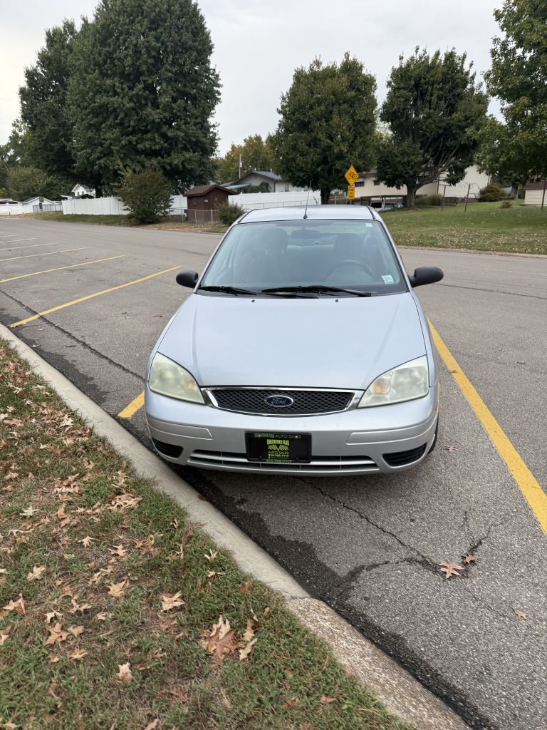 Photo 2 of this FORD FOCUS