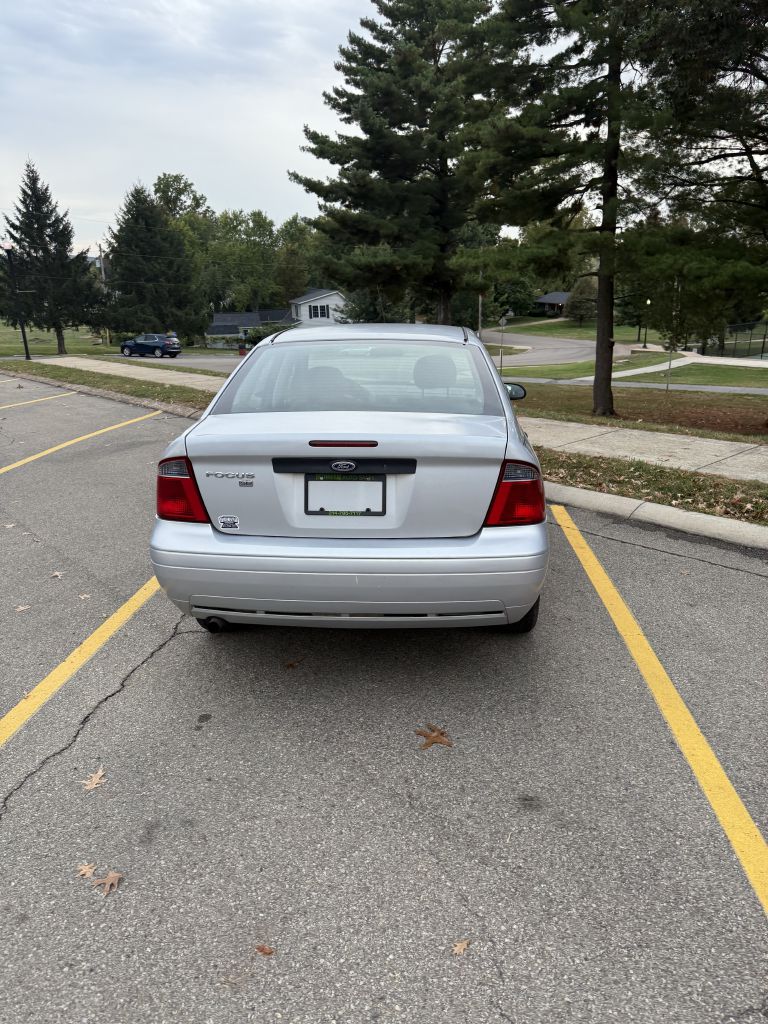 Photo 6 of this FORD FOCUS
