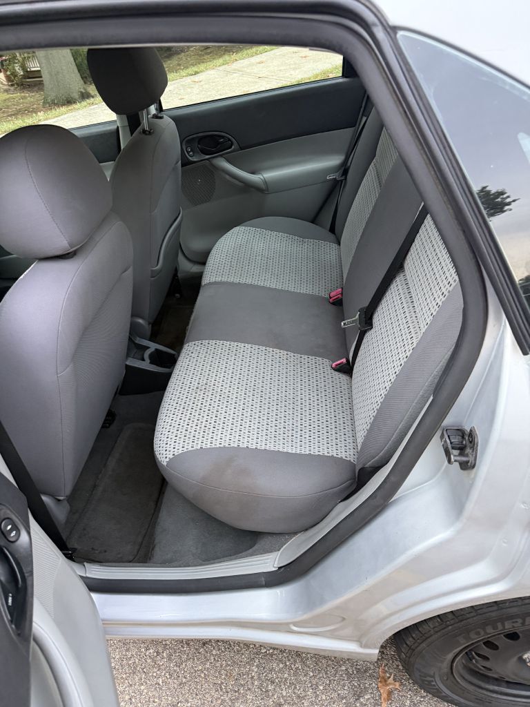 Photo 12 of this FORD FOCUS