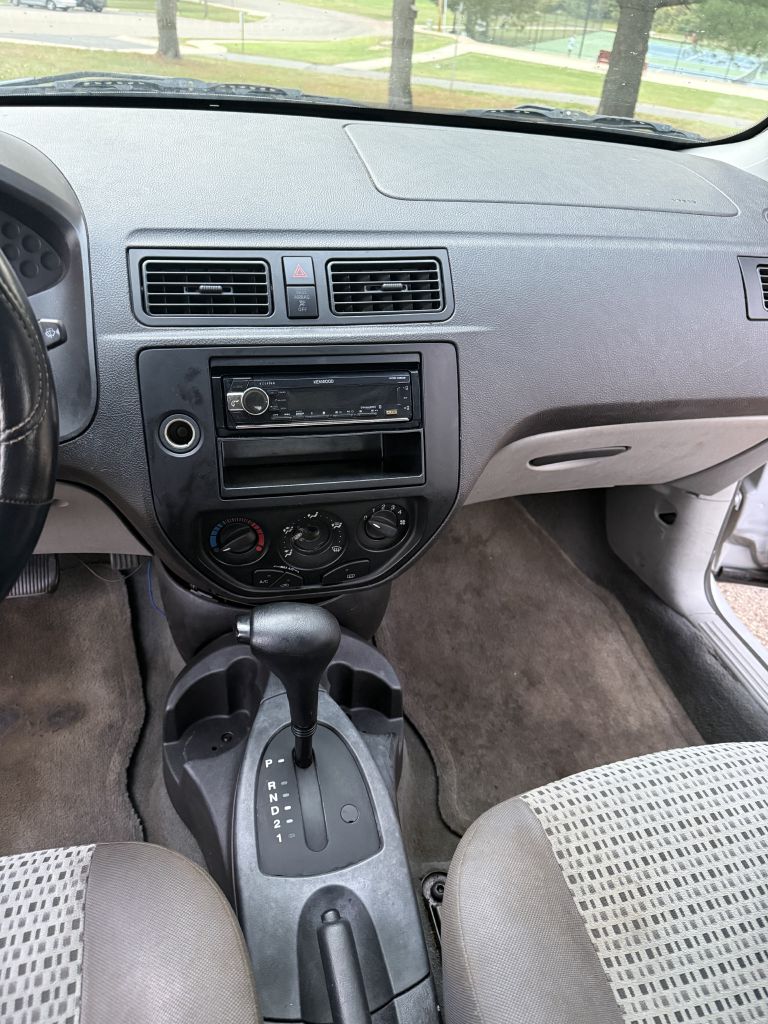 Photo 18 of this FORD FOCUS