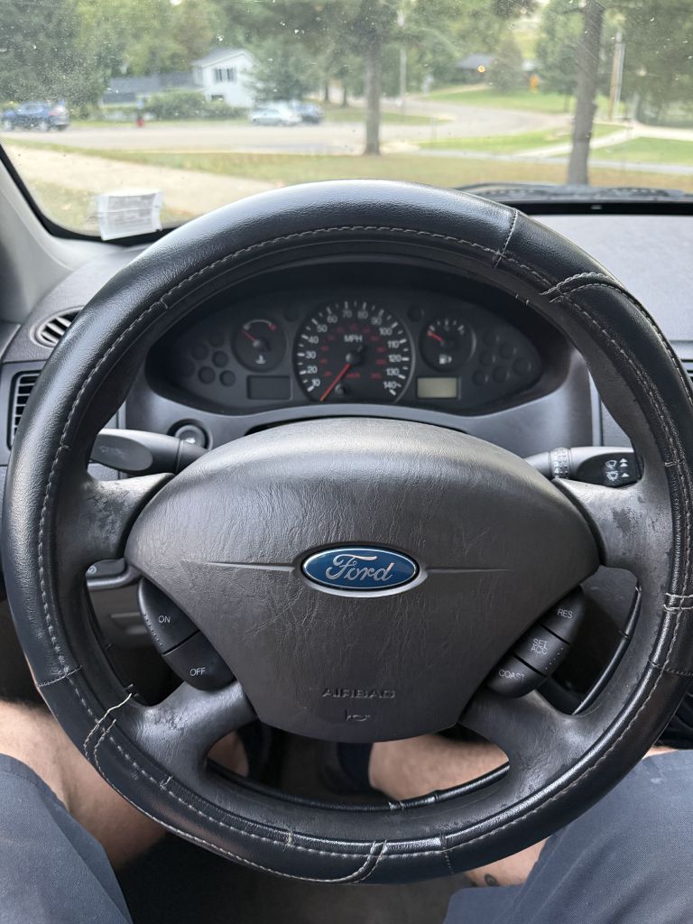 Photo 19 of this FORD FOCUS