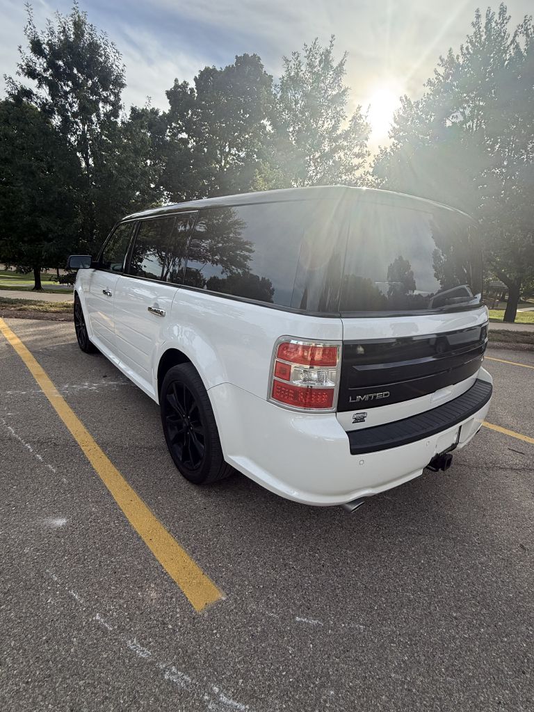 Photo 3 of this FORD FLEX