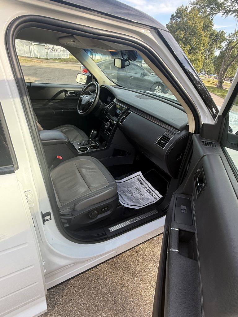 Photo 9 of this FORD FLEX