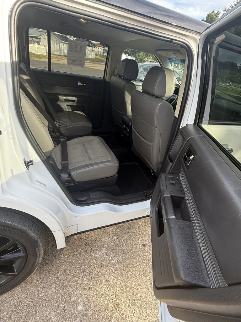 Photo 10 of this FORD FLEX