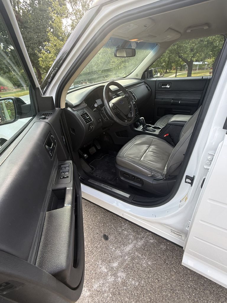Photo 15 of this FORD FLEX