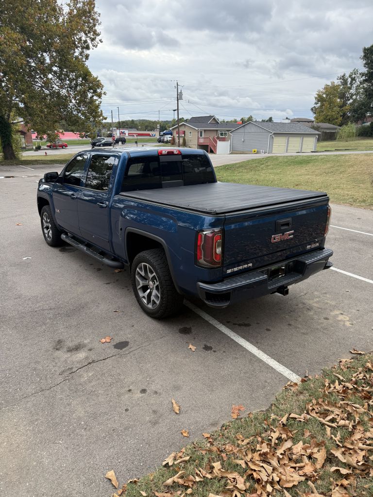 Photo 6 of this GMC SIERRA