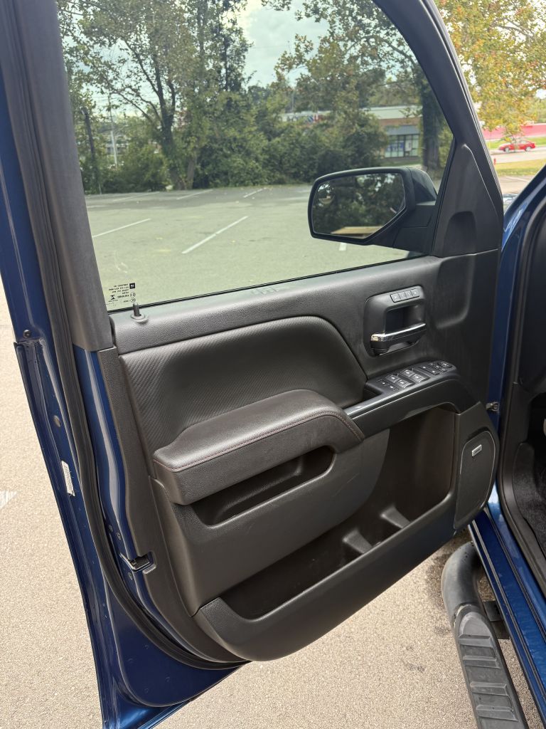 Photo 9 of this GMC SIERRA