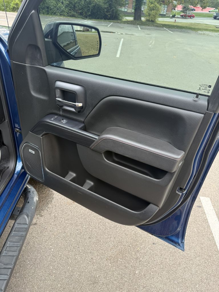 Photo 15 of this GMC SIERRA