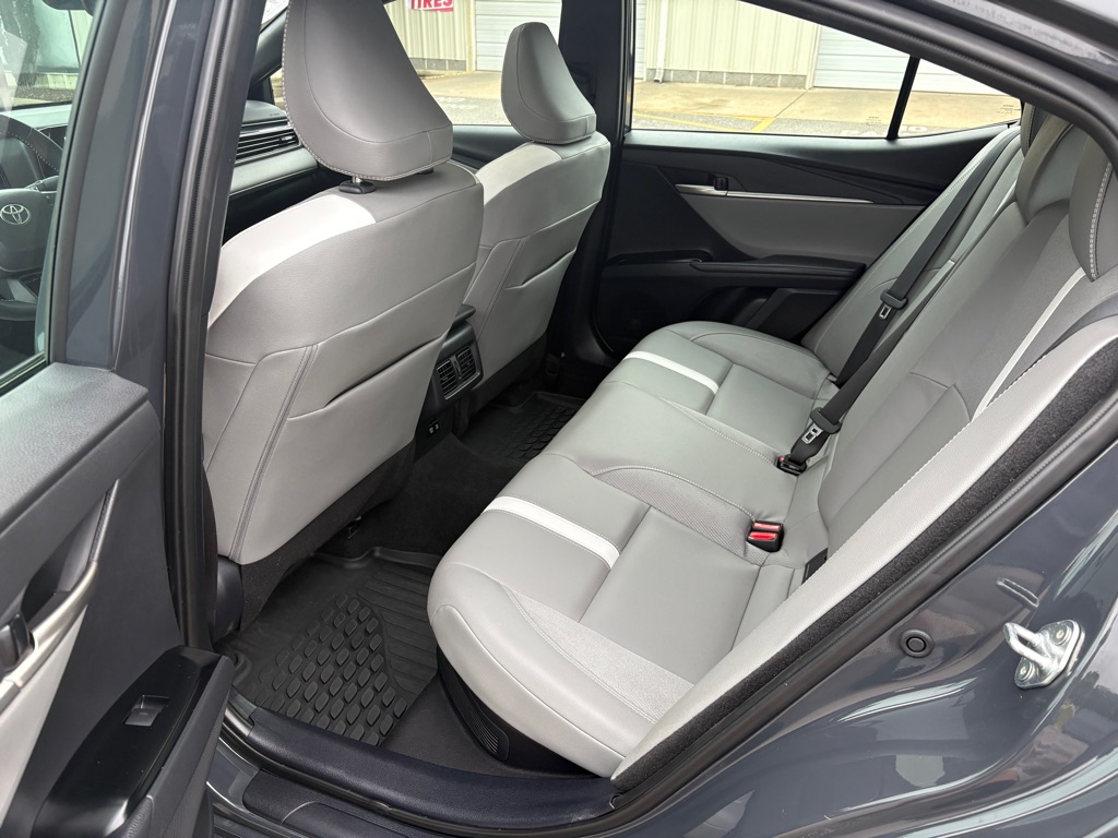 Photo 5 of this TOYOTA CAMRY