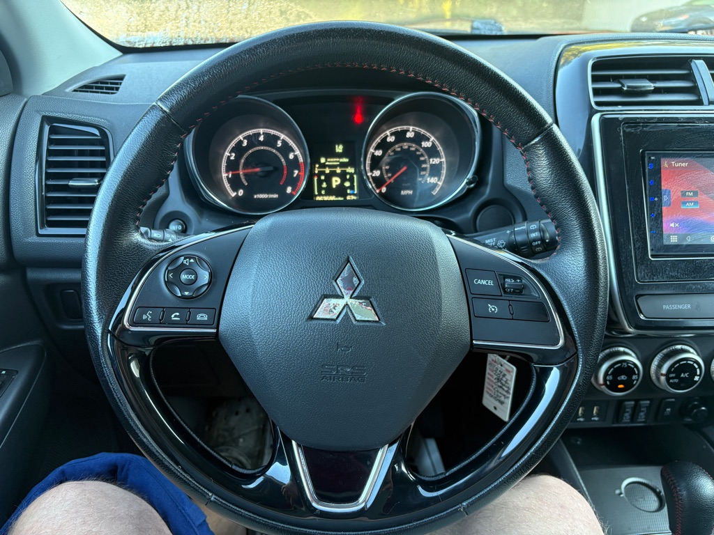 Photo 8 of this MITSUBISHI OUTLANDER SPORT
