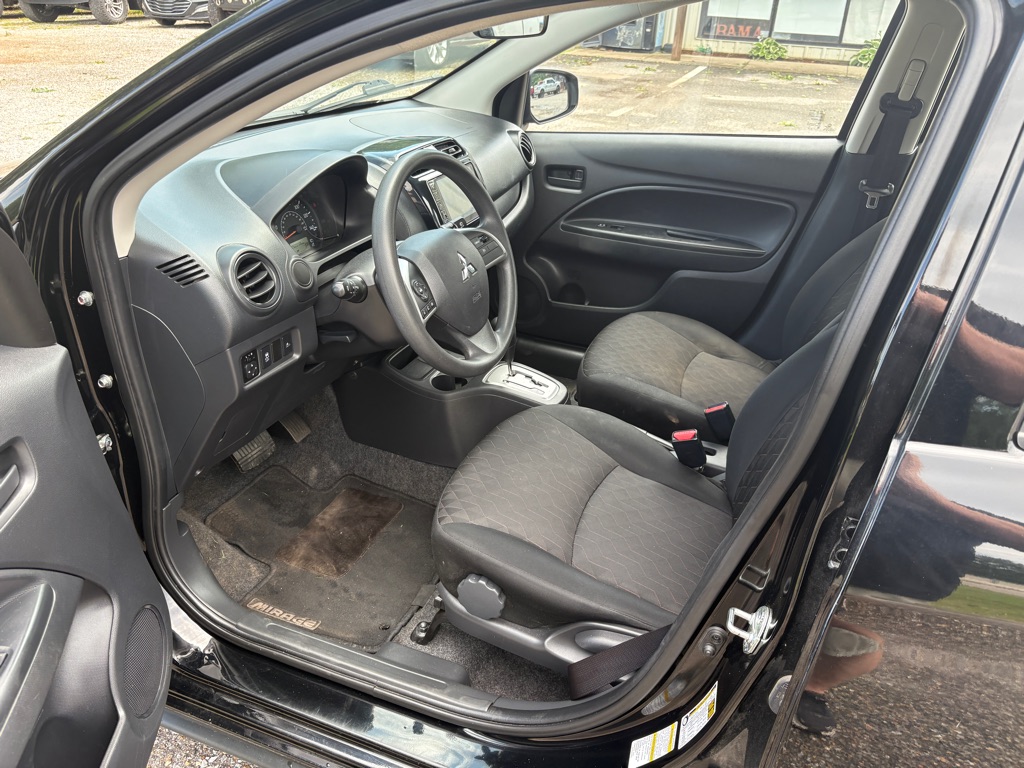 Photo 6 of this MITSUBISHI MIRAGE