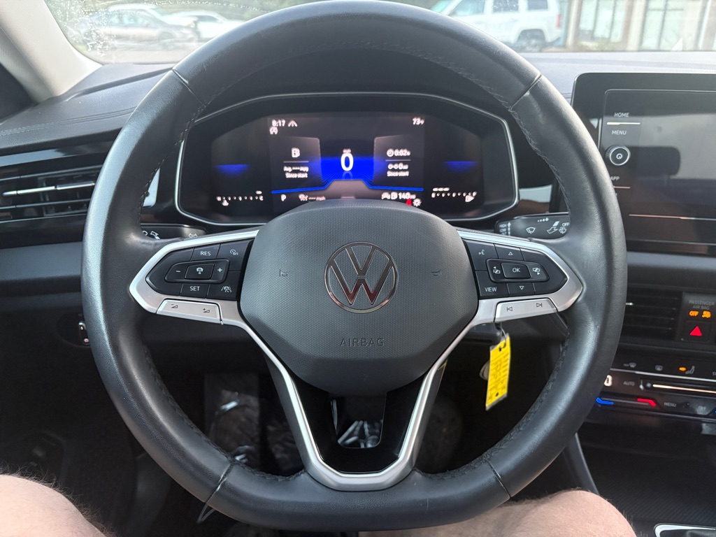 Photo 6 of this VOLKSWAGEN JETTA