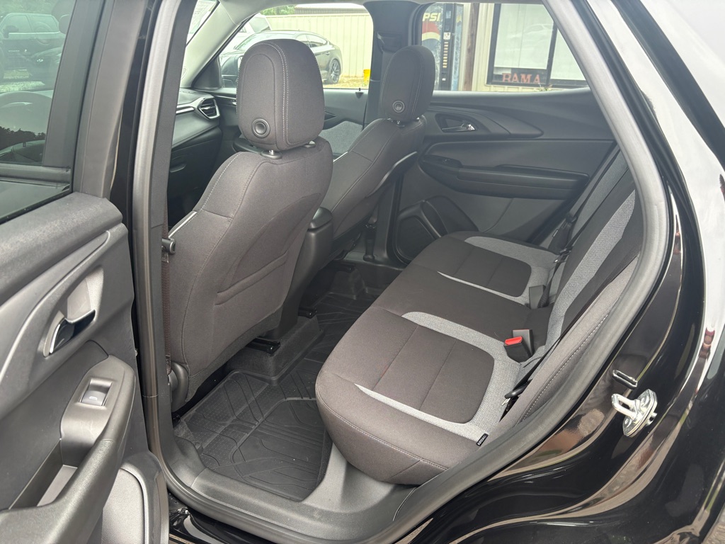 Photo 6 of this CHEVROLET TRAILBLAZER