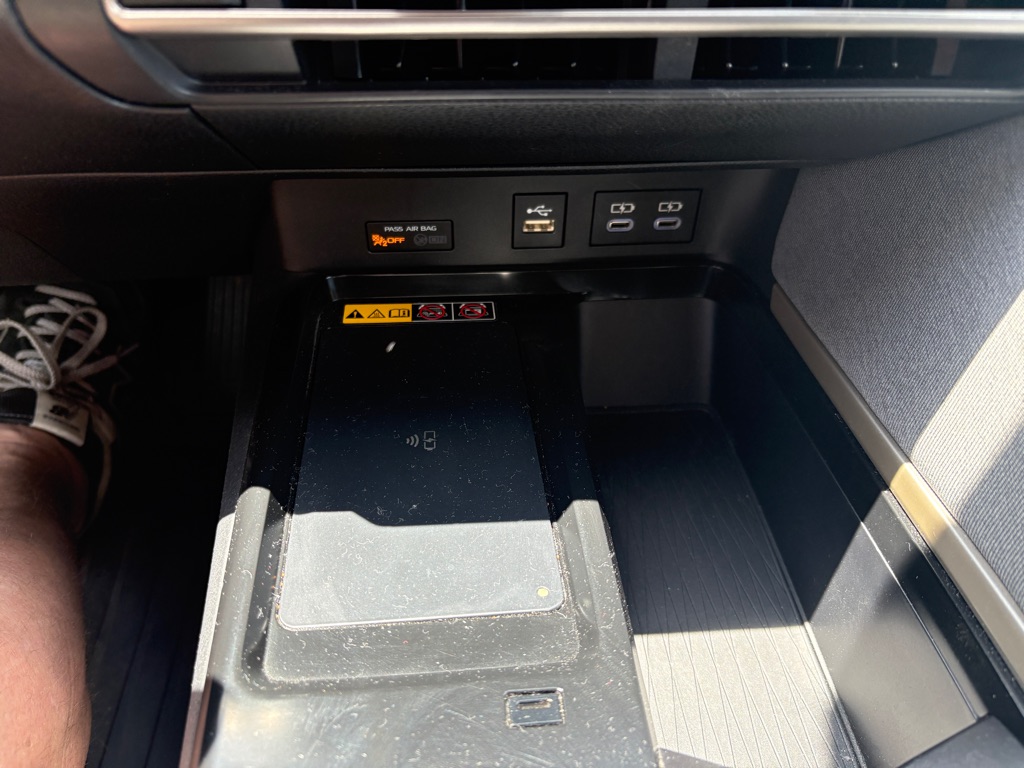 Photo 10 of this TOYOTA CAMRY