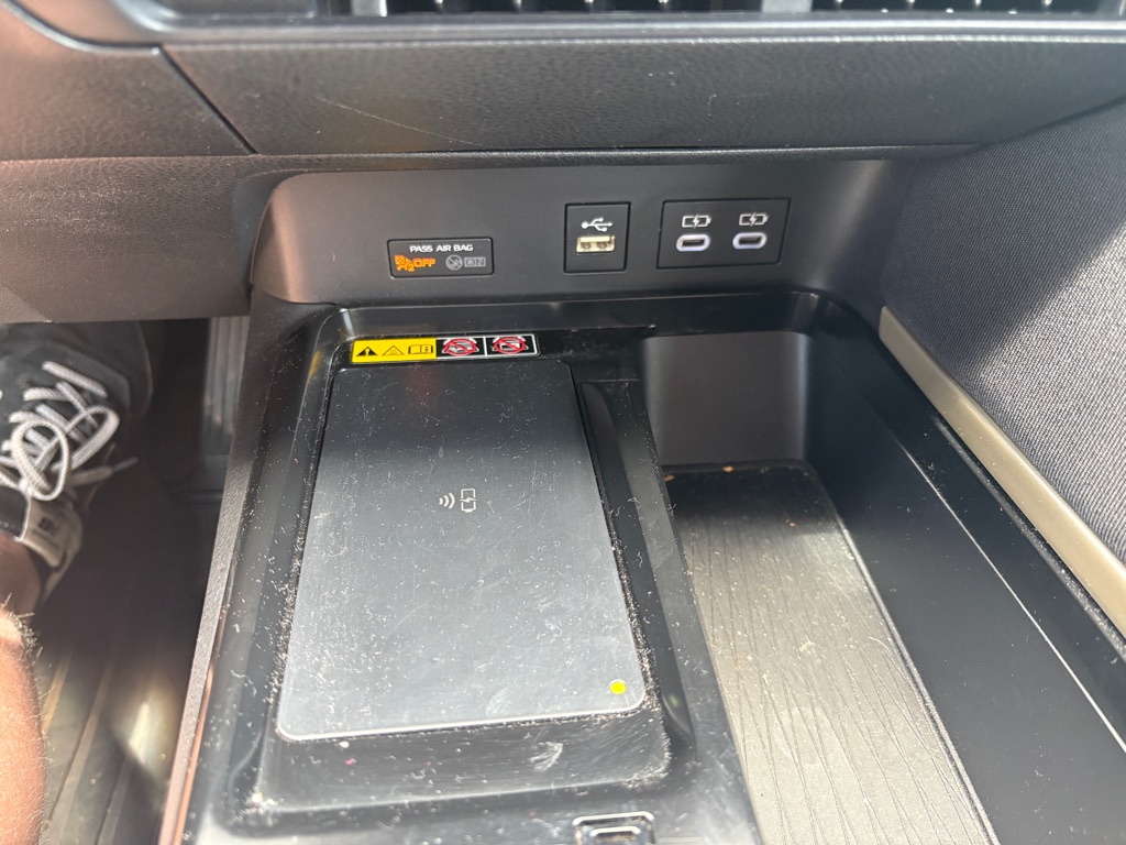 Photo 11 of this TOYOTA CAMRY