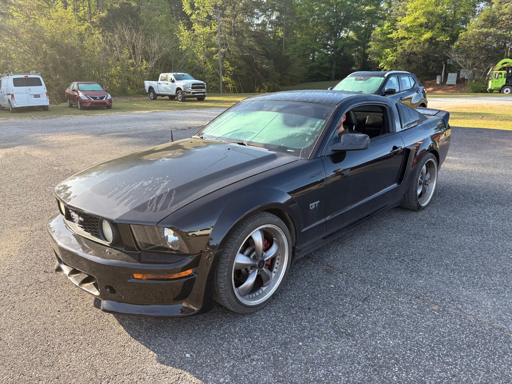 Black 2006 Ford Mustang GT Deluxe Coupe RWD Coupe Rear-Wheel Drive 5-Speed Manual