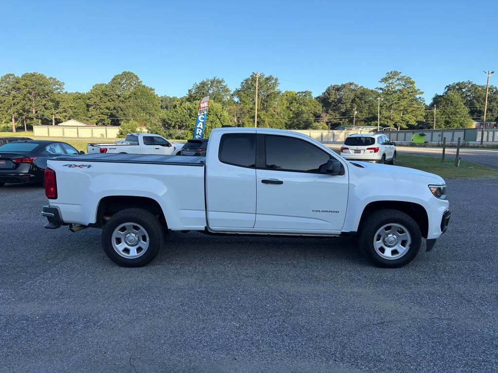 Photo 2 of this CHEVROLET COLORADO