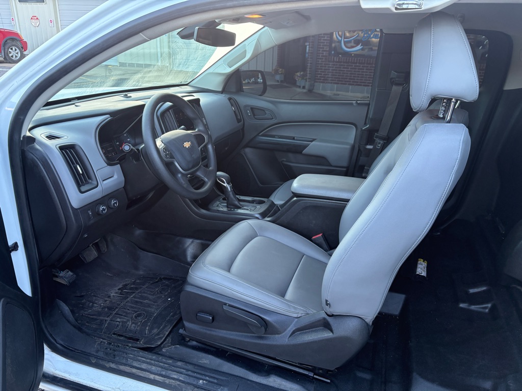 Photo 6 of this CHEVROLET COLORADO